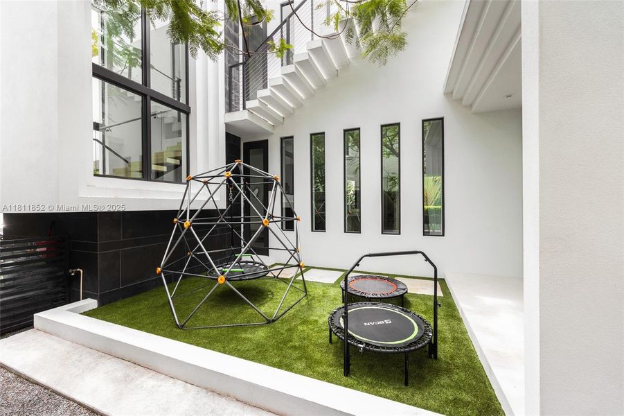 Image 57 of a home in . Image 57 of a home in .