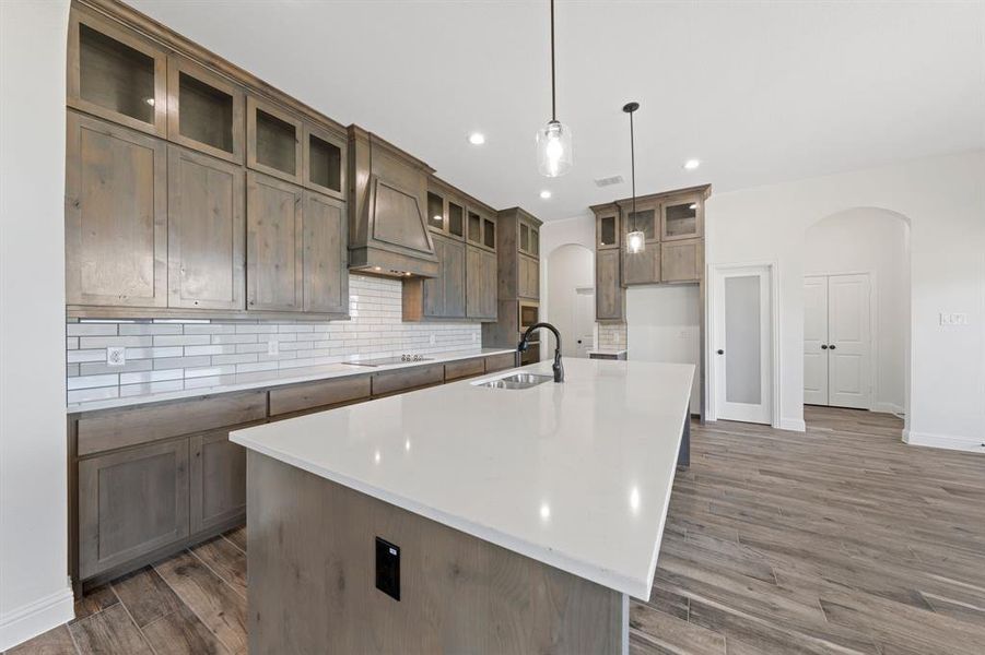 Furnished interior view inside a new home in , Waxahachie (Image 6).