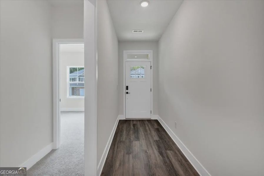 Spacious, unfurnished interior of a new home in Canterbury Villas, Carrollton (Image 13).