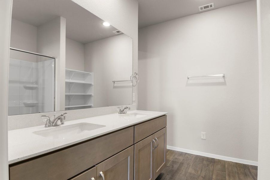 Image 28 of a home in Cloverleaf.