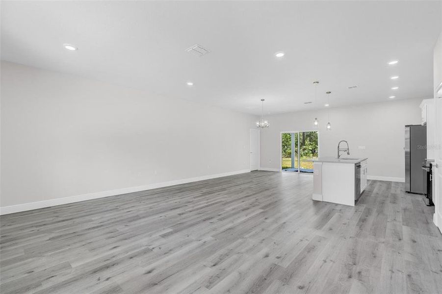 Spacious, unfurnished interior of a new home in , Citrus Springs (Image 48).
