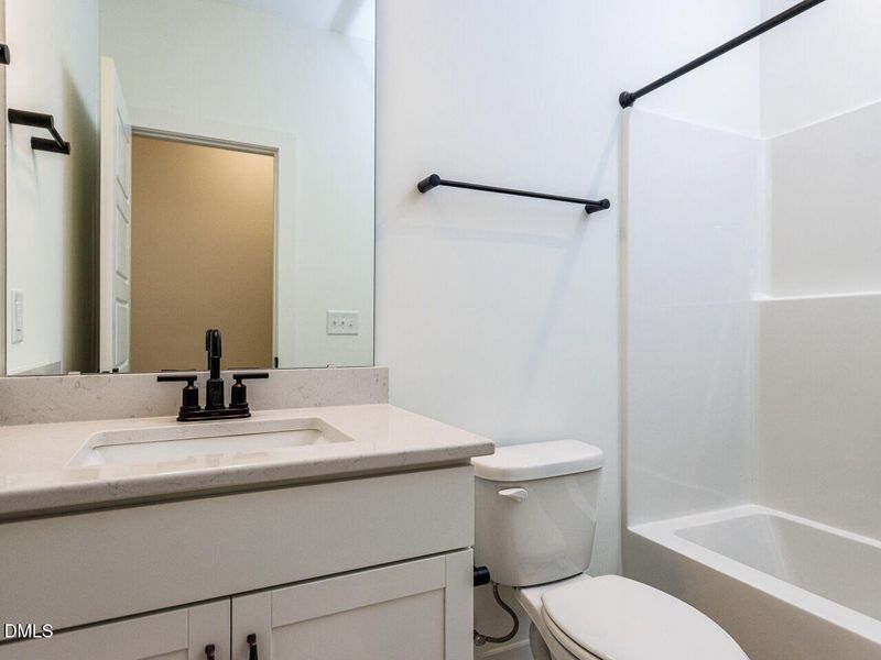 024-1280x960-bathroom 024-1280x960-bathroom