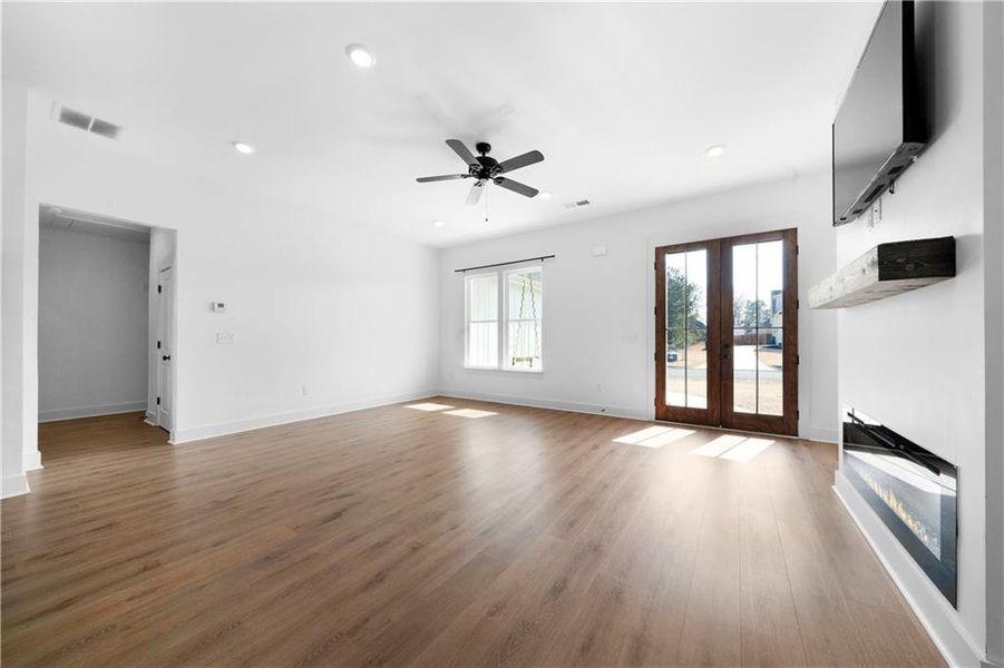 Spacious, unfurnished interior of a new home in , Rome (Image 15).