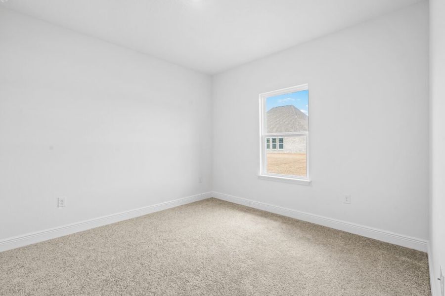Spacious, unfurnished interior of a new home in Natureview, Freeport (Image 40).