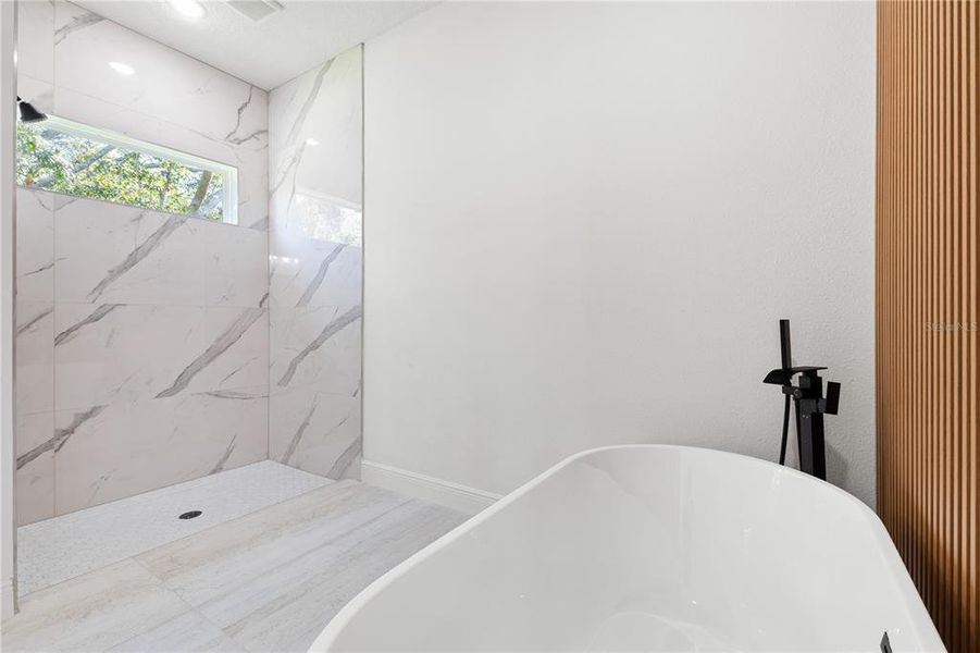 Furnished interior view inside a new home in , Ocala (Image 8).