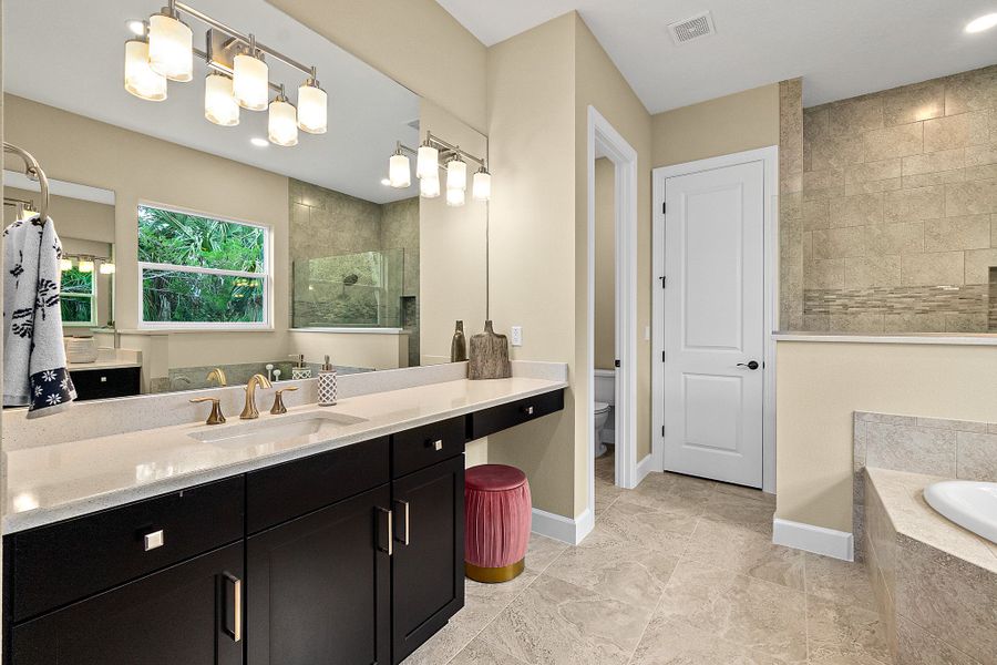 St. Andrews Owner's Bath