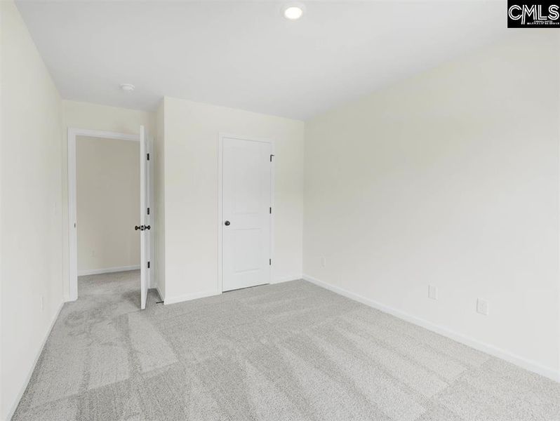 Spacious, unfurnished interior of a new home in Rolling Hills, Prosperity (Image 26).