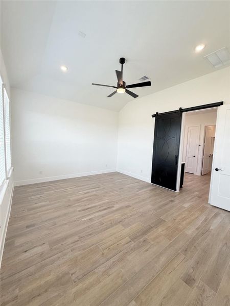 Spacious, unfurnished interior of a new home in Briarley, Montgomery (Image 25).