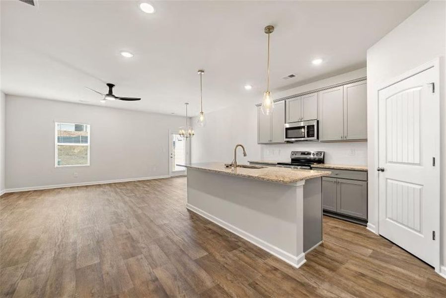Furnished interior view inside a new home in Carolina, Palmetto (Image 10).