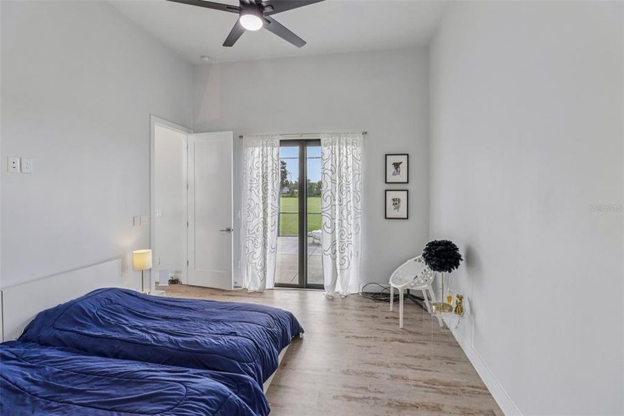 Furnished interior view inside a new home in , Tavares (Image 15).