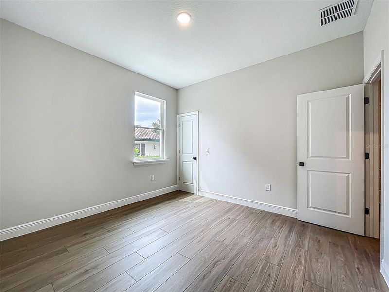 Spacious, unfurnished interior of a new home in , Eustis (Image 23).