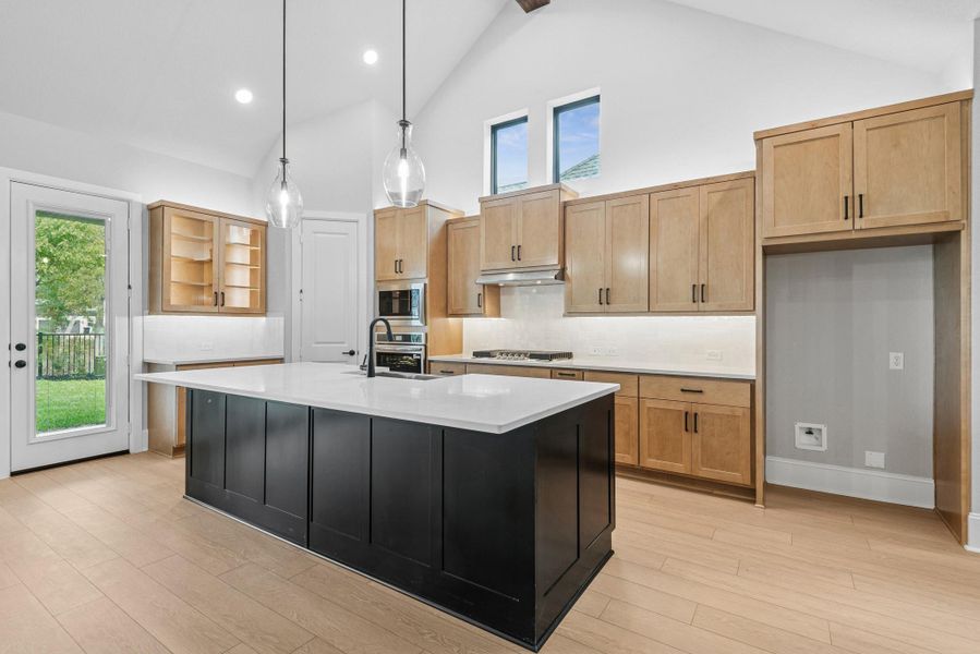 Furnished interior view inside a new home in Sienna 65' Homesites, Missouri City (Image 17).