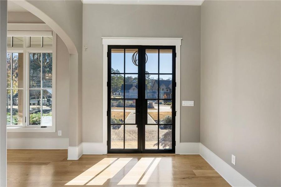 Spacious, unfurnished interior of a new home in , Alpharetta (Image 25).