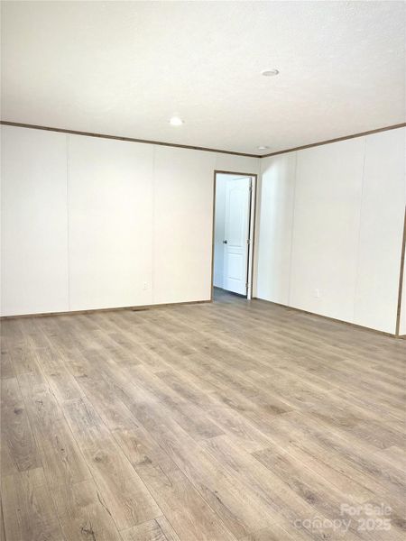 Spacious, unfurnished interior of a new home in , Kershaw (Image 18).