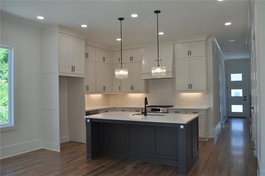 Furnished interior view inside a new home in The Carlyle, Marietta (Image 5). Furnished interior view inside a new home in The Carlyle, Marietta (Image 5).