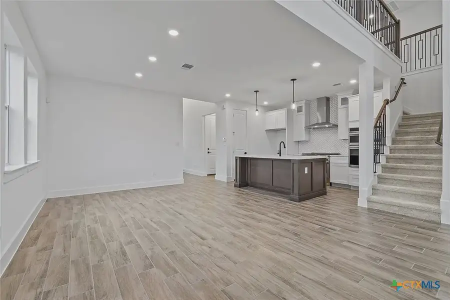 Spacious, unfurnished interior of a new home in Levy Crossing, Killeen (Image 15).
