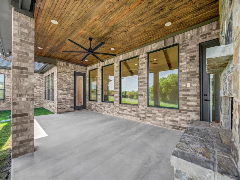 Exterior details and patio area of a home in , Weatherford (Image 4).