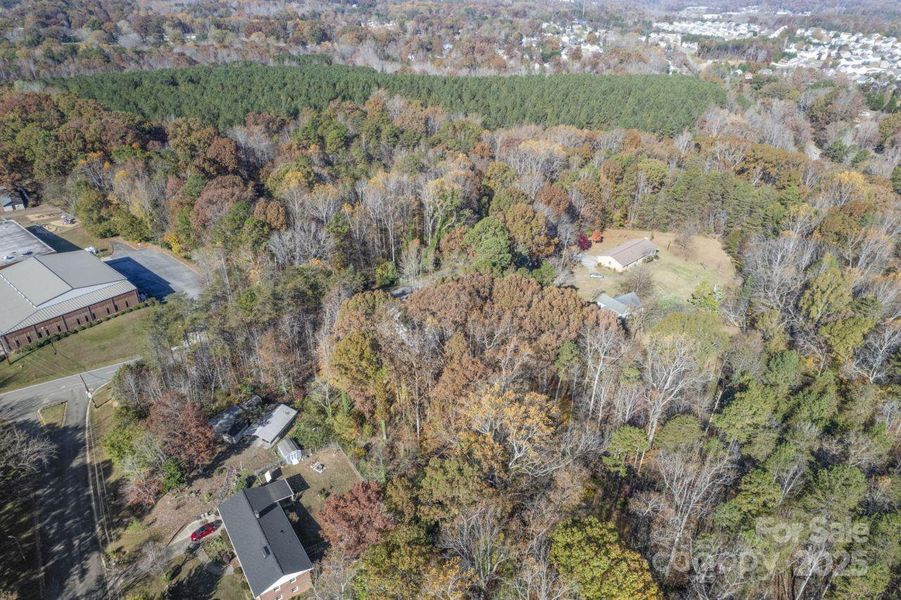 Natural landscape and outdoor views near in Gastonia (Image 39). Natural landscape and outdoor views near in Gastonia (Image 39).