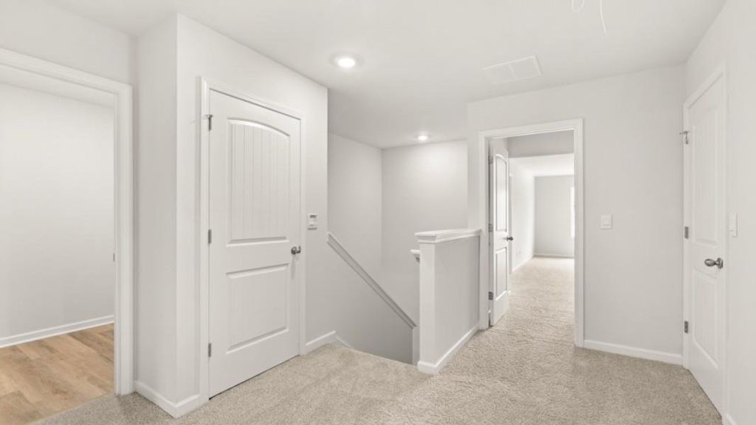 Spacious, unfurnished interior of a new home in Oconee Overlook Townhomes, Gainesville (Image 15).