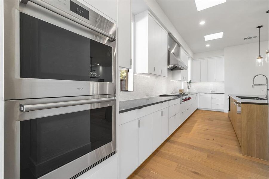 Furnished interior view inside a new home in , Farmers Branch (Image 14).