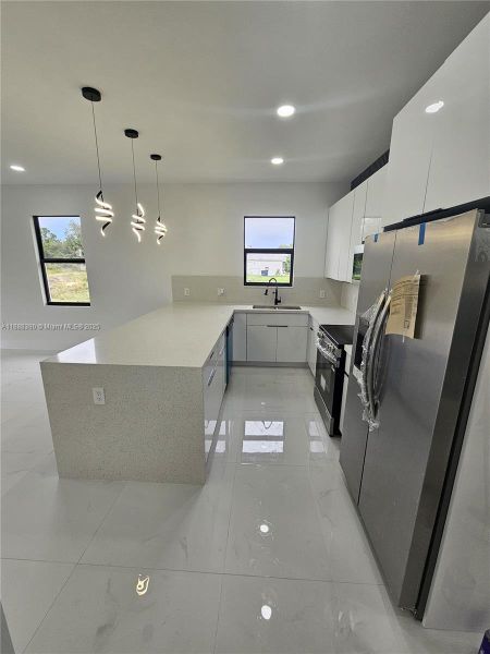 Image 10 of a home in .