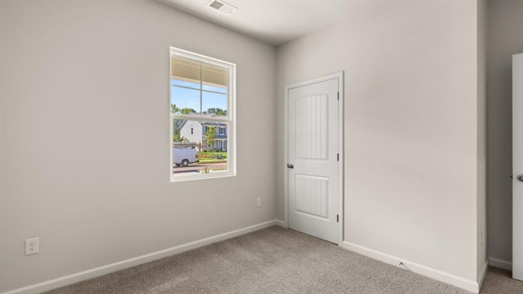 Spacious, unfurnished interior of a new home in Oconee Overlook, Gainesville (Image 18).
