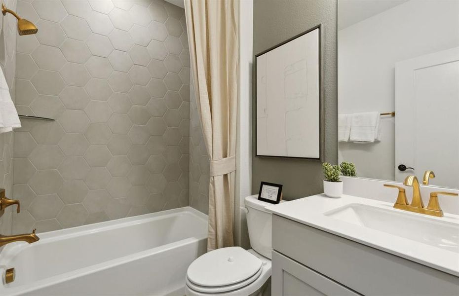 Secondary bathroom with premium finishes*Model representation Secondary bathroom with premium finishes*Model representation