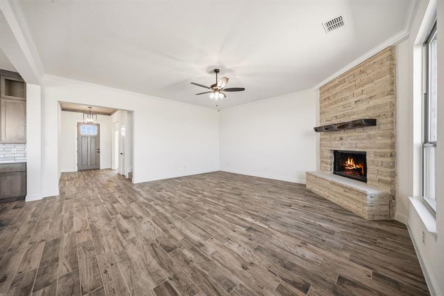 Spacious, unfurnished interior of a new home in , Waxahachie (Image 25).