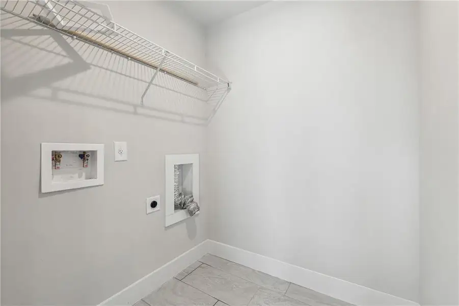 Spacious, unfurnished interior of a new home in , Talking Rock (Image 16).