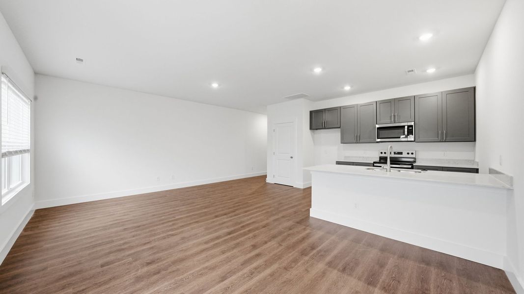 Spacious, unfurnished interior of a new home in Fieldcrest Acres Townhomes, Blountville (Image 12).