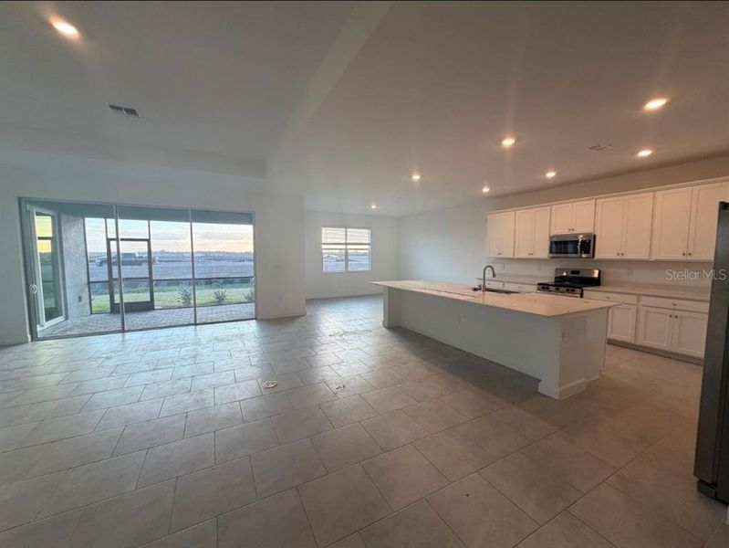 Spacious, unfurnished interior of a new home in Rye Ranch: Manor Homes, Parrish (Image 9).