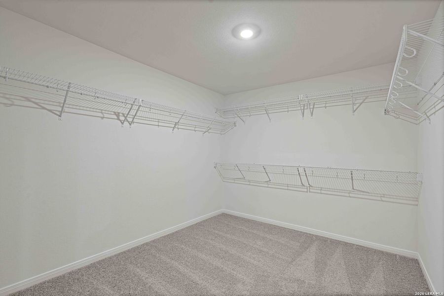 Spacious, unfurnished interior of a new home in , San Antonio (Image 10).