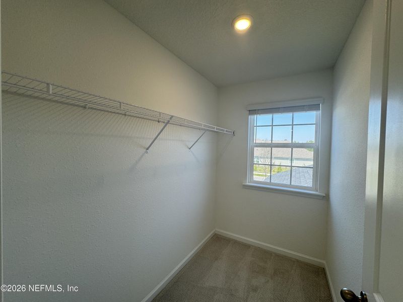 Spacious, unfurnished interior of a new home in Hyland Trail, Green Cove Springs (Image 34).