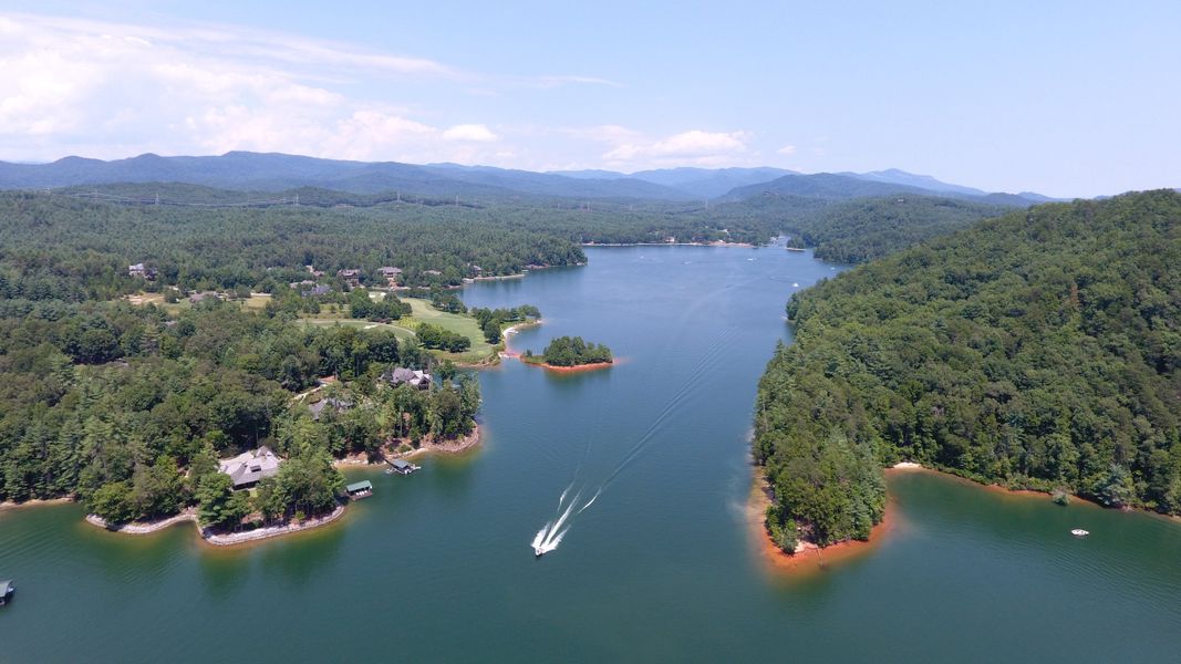 Natural landscape and outdoor views near Village at White Pine in Pendleton (Image 16).