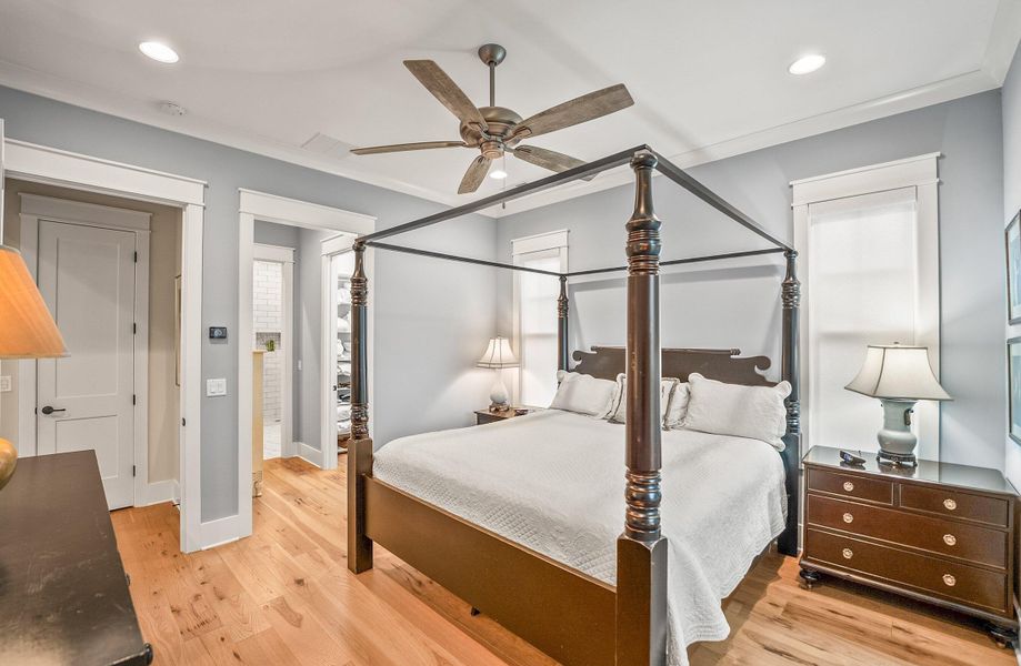 Furnished interior view inside a new home in , Beaufort (Image 14).