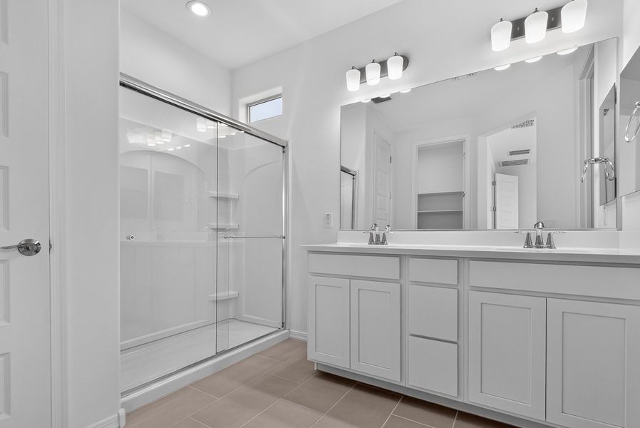 Furnished interior view inside a new home in Stonehaven, Glendale (Image 13).