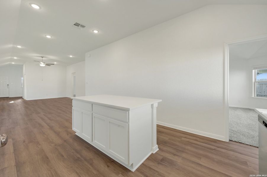 Spacious, unfurnished interior of a new home in Park Place, New Braunfels (Image 26).