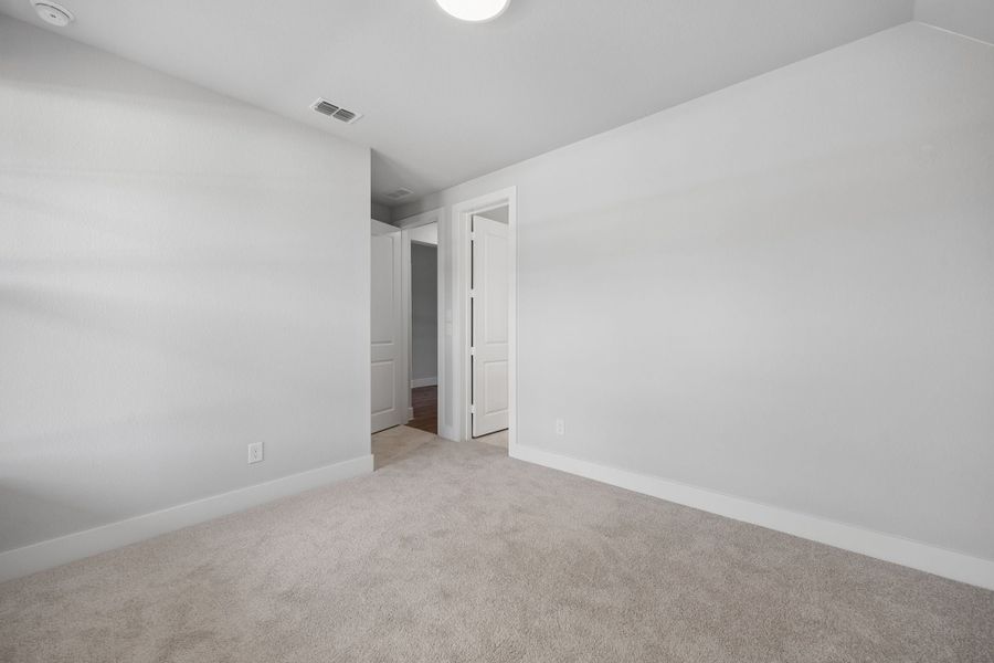 Spacious, unfurnished interior of a new home in Dove Hollow, Waxahachie (Image 31). Spacious, unfurnished interior of a new home in Dove Hollow, Waxahachie (Image 31).