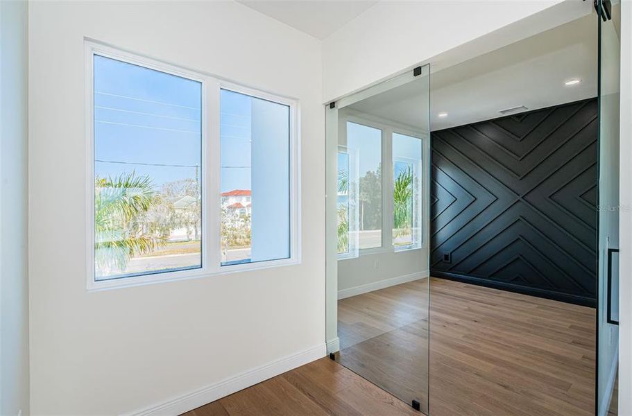 Spacious, unfurnished interior of a new home in , St. Petersburg (Image 8). Spacious, unfurnished interior of a new home in , St. Petersburg (Image 8).