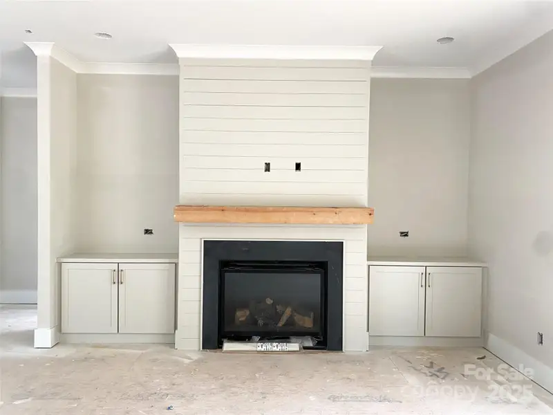 Image 10 of a home in .