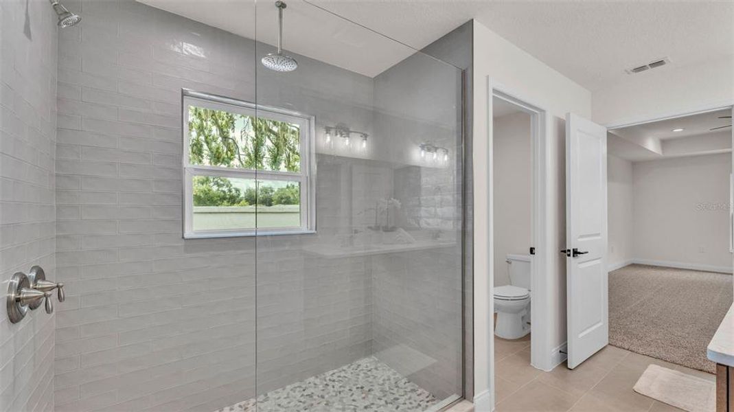 Furnished interior view inside a new home in , Bartow (Image 7).