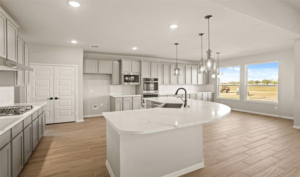 Stunning kitchen (*Photo not of actual home and used for illustration purposes only.) Stunning kitchen (*Photo not of actual home and used for illustration purposes only.)