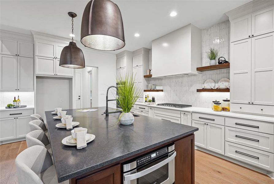 Furnished interior view inside a new home in SouthBend Estates, Granbury (Image 30).