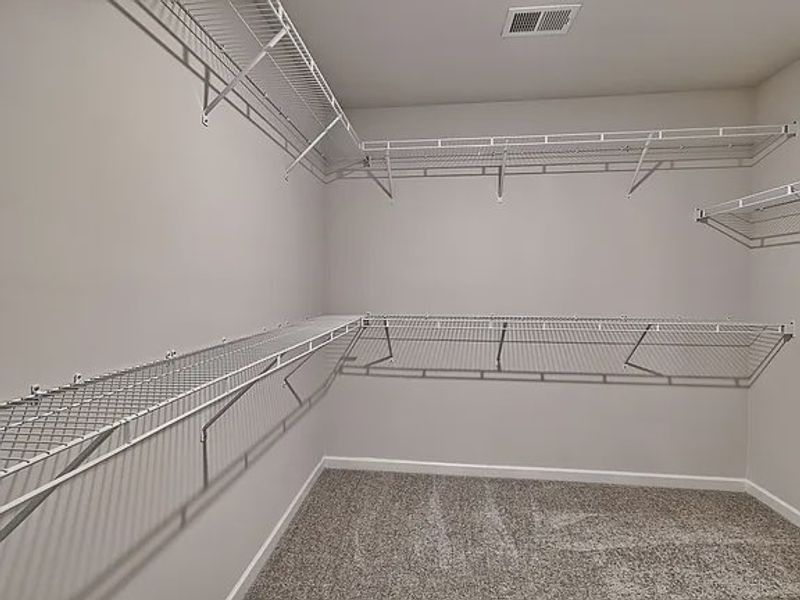 Spacious, unfurnished interior of a new home in Emanuel Creek, West Columbia (Image 14).