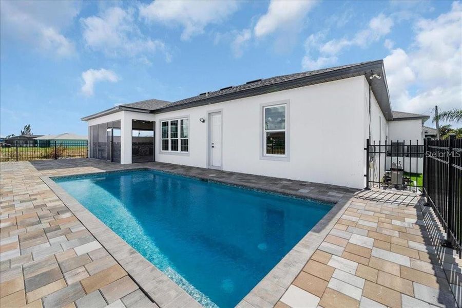 Exterior details and patio area of a home in , Port Charlotte (Image 3).