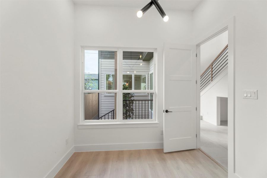 Spacious, unfurnished interior of a new home in , Houston (Image 23).