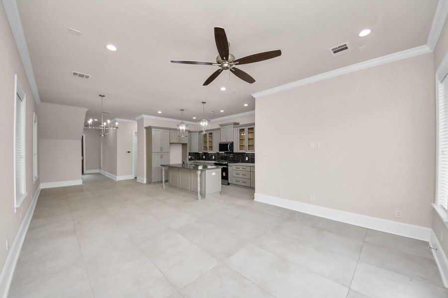 Spacious, unfurnished interior of a new home in , Houston (Image 34).