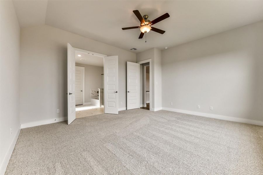 Spacious, unfurnished interior of a new home in , Texas City (Image 25).