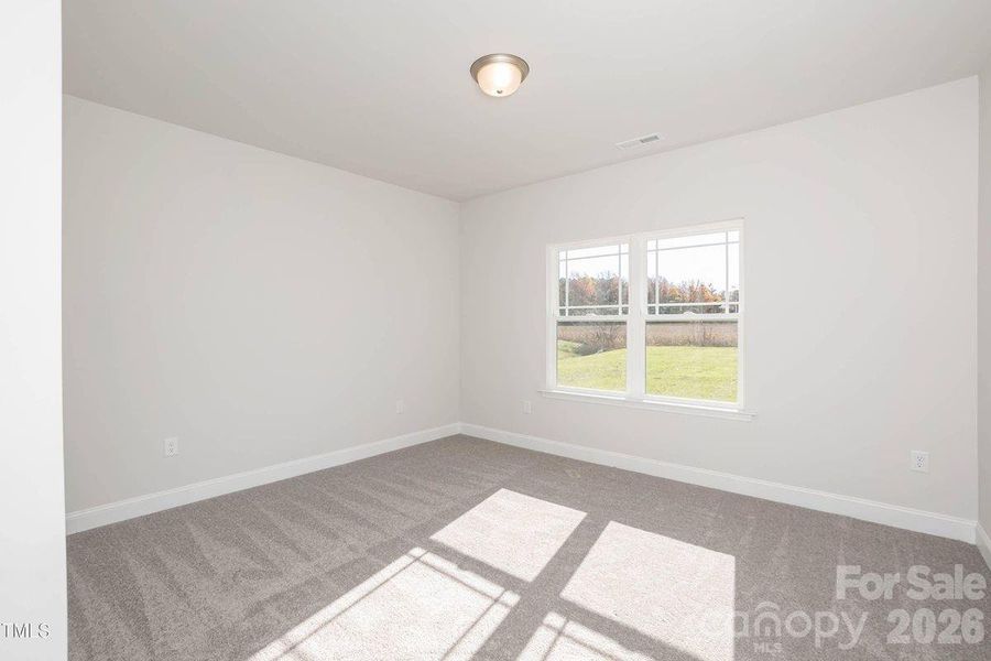 Spacious, unfurnished interior of a new home in Cardiff Glyn, Catawba (Image 19).