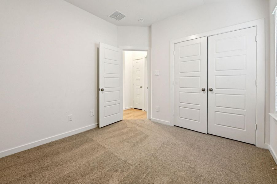 Spacious, unfurnished interior of a new home in Montgomery Oaks - Premier, Conroe (Image 15).